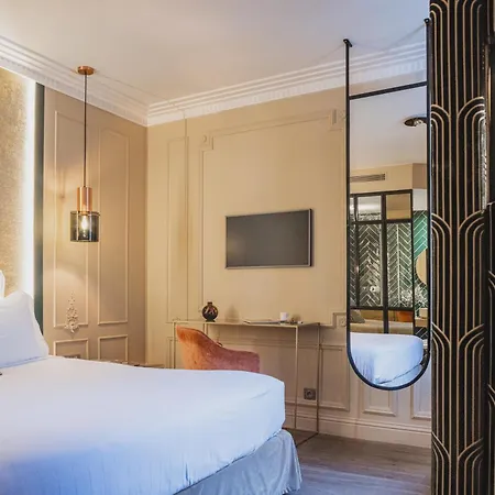 Singulier - Boutique & Anne Semonin 4*