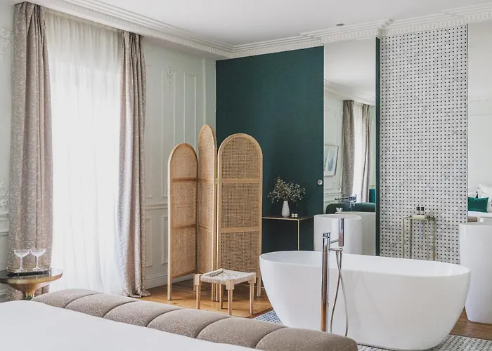 Singulier - Boutique & Anne Semonin 4*