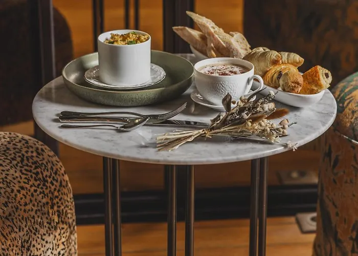 Singulier - Boutique & Anne Semonin 4*