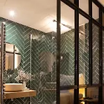 Singulier Hotel 4*